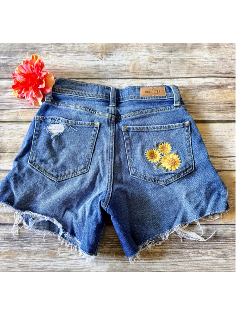 Sweet Hollister Sunflower Shorts
